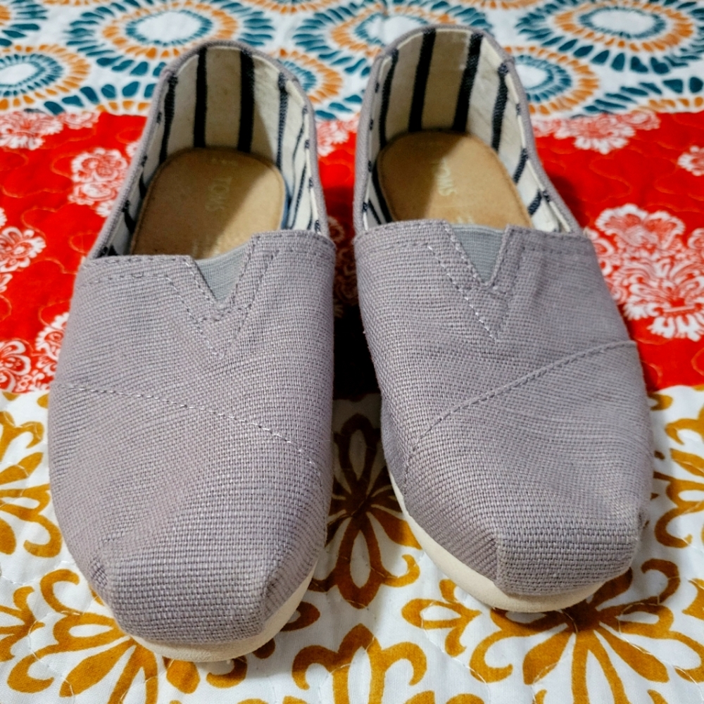 Toms